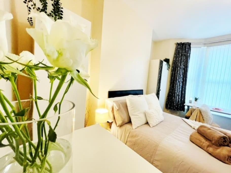 5 Bedroom, Sleeps 9 - Base To Explore Liverpool And Beyond Exterior foto