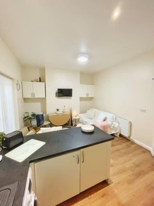 5 Bedroom, Sleeps 9 - Base To Explore Liverpool And Beyond Exterior foto