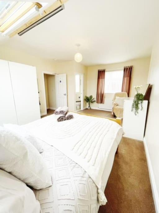 5 Bedroom, Sleeps 9 - Base To Explore Liverpool And Beyond Exterior foto
